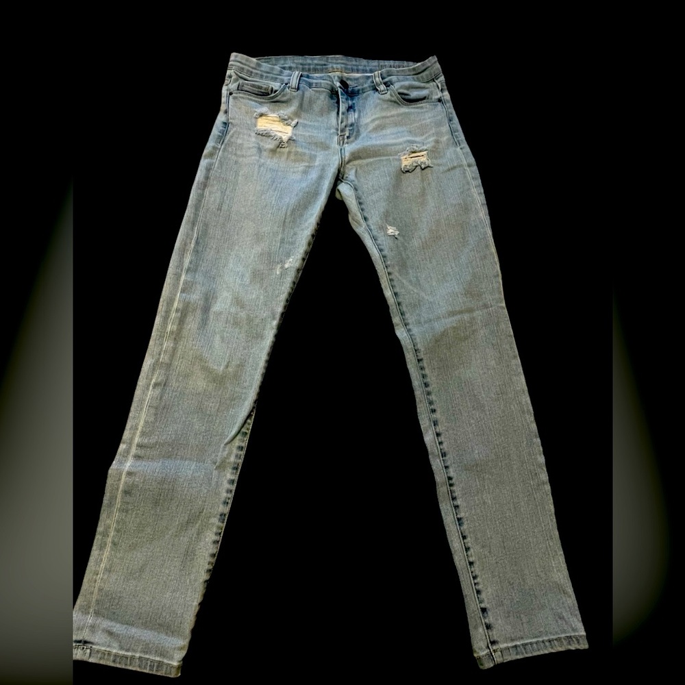 🔥Women’s BlankNYC distressed Jeans, faded blue, skinny leg, size 29